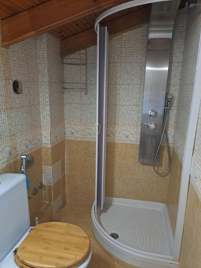 Attic Lägenhet Nea Moudhania Exteriör bild